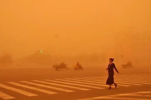 強沙塵天氣對我國環(huán)境空氣質(zhì)量帶來嚴重影響，空氣質(zhì)量監(jiān)測站大有用處！
